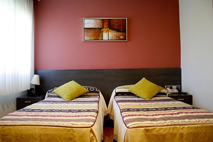 Hostal Zubi XXI Puente la Reina Extérieur photo