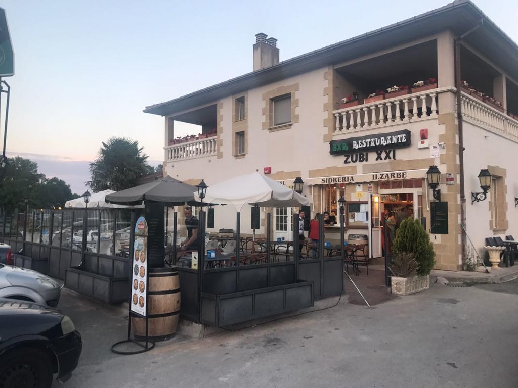 Hostal Zubi XXI Puente la Reina Extérieur photo