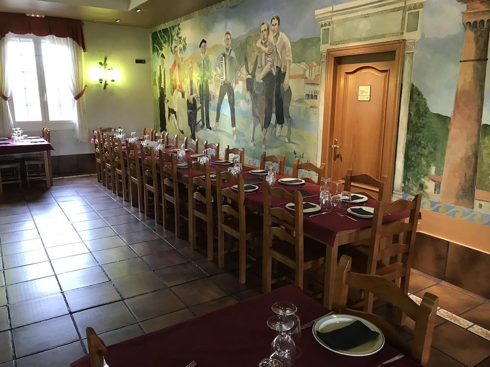 Hostal Zubi XXI Puente la Reina Extérieur photo